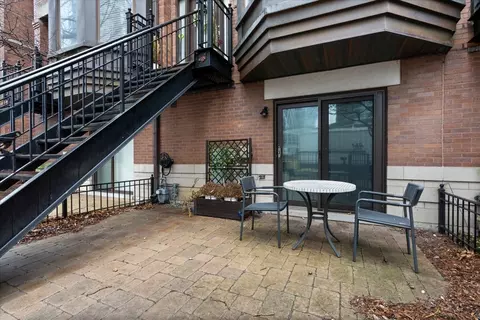 Exterior - 207 E 13th St, Chicago, IL 60605 photo 4 of 5