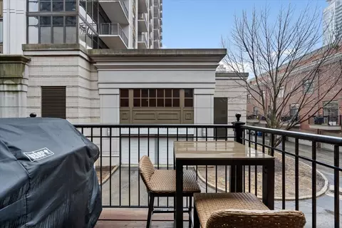Exterior - 207 E 13th St, Chicago, IL 60605 photo 3 of 5