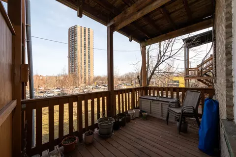 Exterior - 1354 E 48th St #2E, Chicago, IL 60615 photo 2 of 3