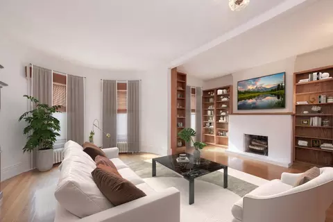 Living - 1354 E 48th St #2E, Chicago, IL 60615 photo 1 of 3