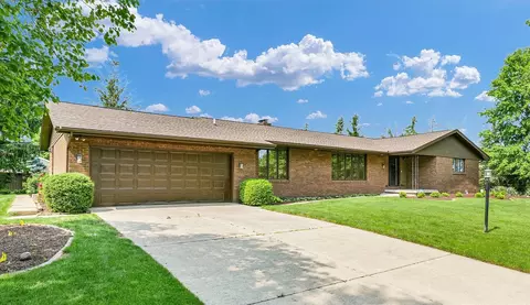 4111 Farhills Dr, Champaign, IL 61822