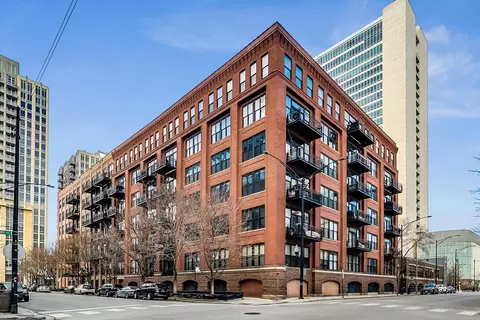 520 W Huron St #409, Chicago, IL 60654