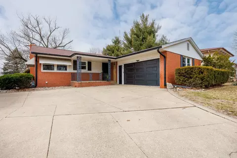 813 Highpoint Rd, Normal, IL 61761