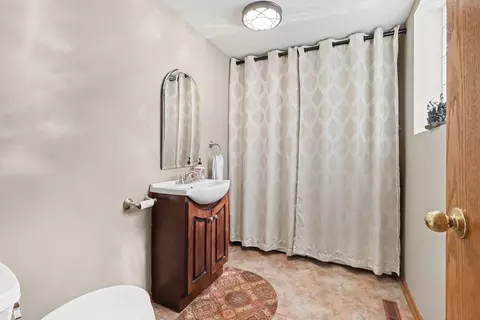 Bath - Undisclosed, Oak Forest, IL 60452 photo 3 of 3