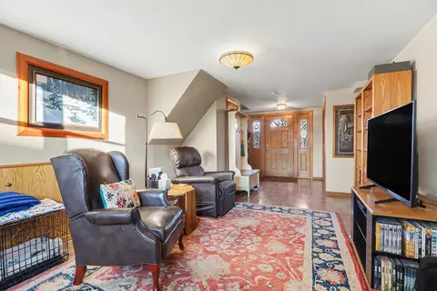 Living - Undisclosed, Oak Forest, IL 60452 photo 5 of 5