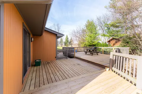 Exterior - 12070 River Rd, Plano, IL 60545 photo 8 of 19