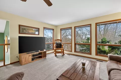 Living - 12070 River Rd, Plano, IL 60545 photo 4 of 8