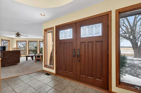 Entry Way - 12070 River Rd, Plano, IL 60545 photo 4 of 13