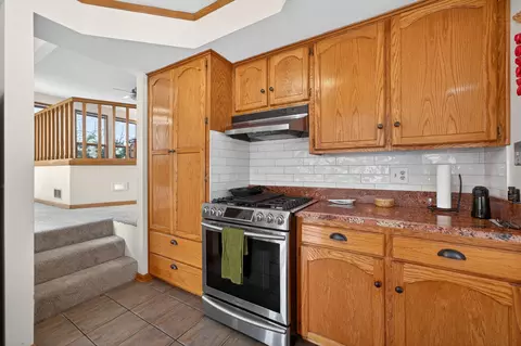 Kitchen - 12070 River Rd, Plano, IL 60545 photo 3 of 5