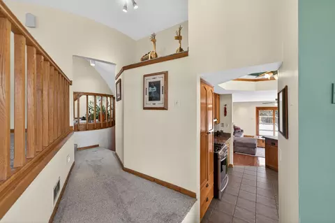 Entry Way - 12070 River Rd, Plano, IL 60545 photo 6 of 13