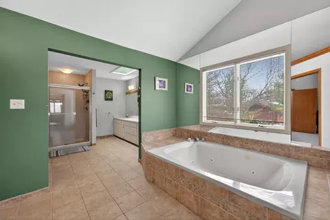 Bath - 12070 River Rd, Plano, IL 60545 photo 4 of 6
