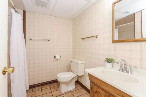 Bath - 411 Orlando Ave, Normal, IL 61761 photo 2 of 2