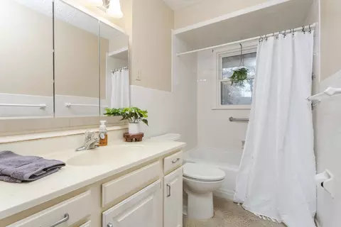 Bath - 411 Orlando Ave, Normal, IL 61761 photo 1 of 2