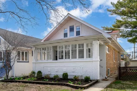 1135 Clarence Ave, Oak Park, IL 60304