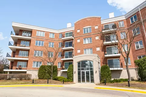 351 Town Place Cir #508, Buffalo Grove, IL 60089
