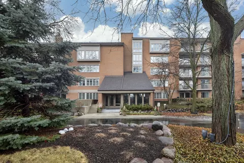 44 Park Ln #229, Park Ridge, IL 60068