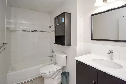 Bath - 107 E Division St, Bloomington, IL 61701 photo 1 of 3