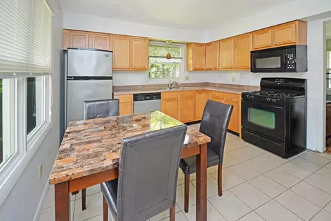 Kitchen - 107 E Division St, Bloomington, IL 61701 photo 2 of 9