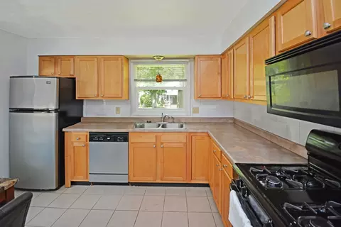 Kitchen - 107 E Division St, Bloomington, IL 61701 photo 4 of 9
