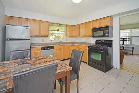 Kitchen - 107 E Division St, Bloomington, IL 61701 photo 1 of 9