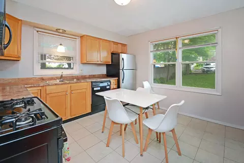 Kitchen - 107 E Division St, Bloomington, IL 61701 photo 7 of 9