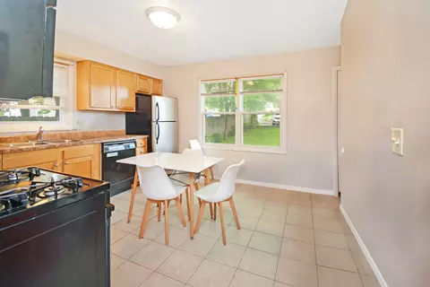 Kitchen - 107 E Division St, Bloomington, IL 61701 photo 6 of 9