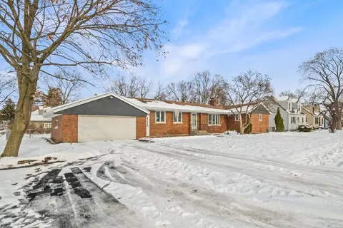 5428 W 91st St, Oak Lawn, IL 60453