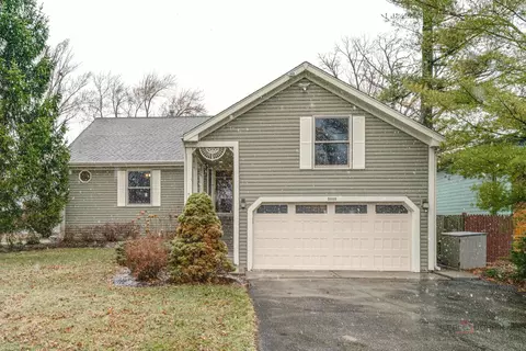 5000 W Shore Dr, Mchenry, IL 60050