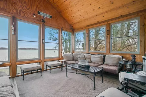 Exterior - 5000 W Shore Dr, Mchenry, IL 60050 photo 3 of 10