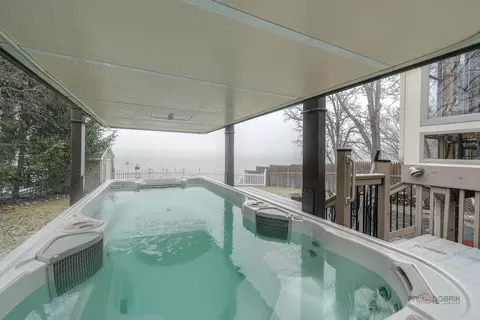 Exterior - 5000 W Shore Dr, Mchenry, IL 60050 photo 7 of 10