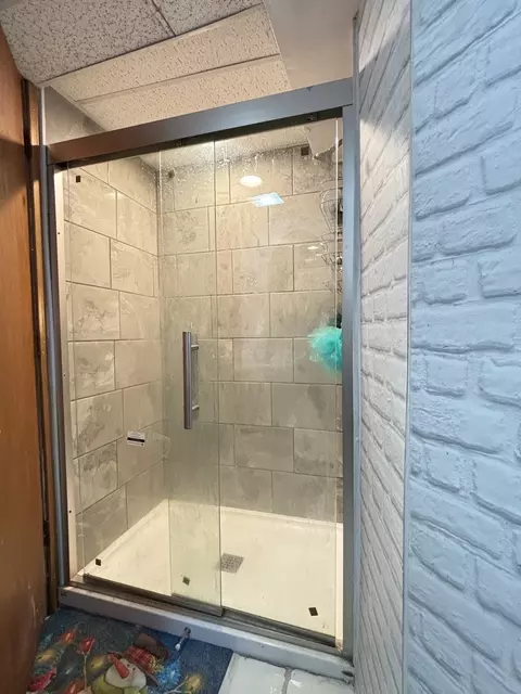 Bath - 6038 W 55th St, Chicago, IL 60638 photo 4 of 4