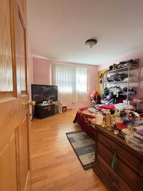 Bedroom - 6038 W 55th St, Chicago, IL 60638 photo 2 of 4