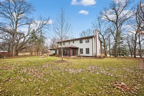 Exterior - 11 N080 Juliet Dr, Elgin, IL 60124 photo 4 of 5