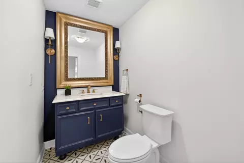 Bath - 11 N080 Juliet Dr, Elgin, IL 60124 photo 1 of 7
