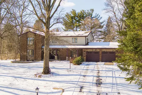 Exterior - 11 N080 Juliet Dr, Elgin, IL 60124 photo 2 of 5