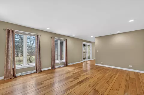 Living - 11 N080 Juliet Dr, Elgin, IL 60124 photo 6 of 6
