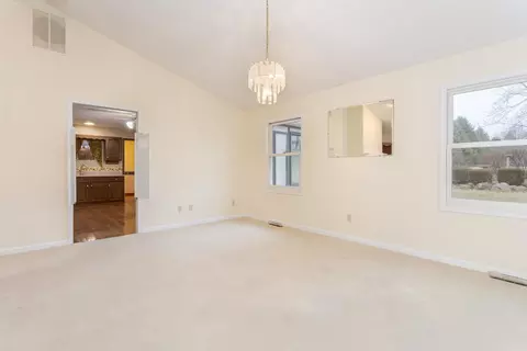 Living - 19710 Nottingham Dr, Downs, IL 61736 photo 5 of 11