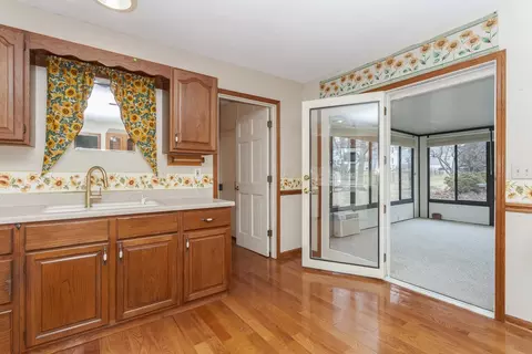 Kitchen - 19710 Nottingham Dr, Downs, IL 61736 photo 5 of 5