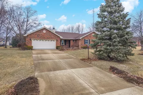 19710 Nottingham Dr, Downs, IL 61736