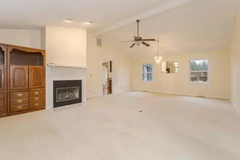 Living - 19710 Nottingham Dr, Downs, IL 61736 photo 1 of 11