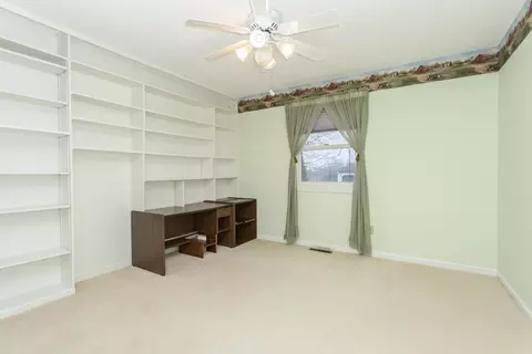 Bedroom - 19710 Nottingham Dr, Downs, IL 61736 photo 5 of 6