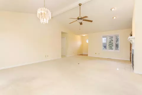 Living - 19710 Nottingham Dr, Downs, IL 61736 photo 7 of 11