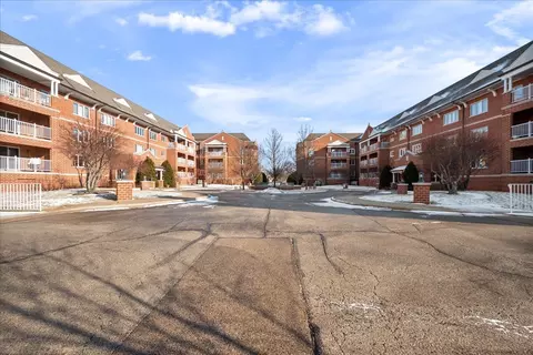 400 S Northwest Hwy #301B, Park Ridge, IL 60068