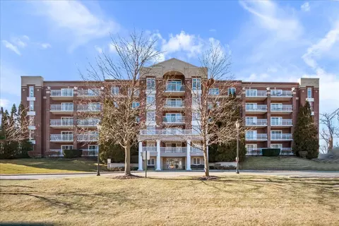 7071 W Touhy Ave #403, Niles, IL 60714