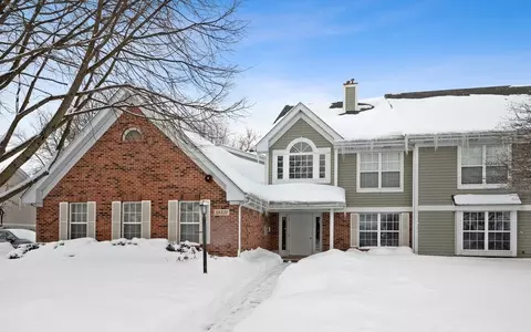 5 S530 Paxton Dr #1B, Naperville, IL 60563