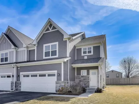 327 Lasalle Ln, Buffalo Grove, IL 60089