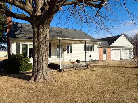 211 S Elm St, Granville, IL 61326