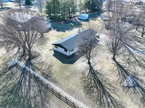 47 W185 Kelley Rd, Hampshire, IL 60140