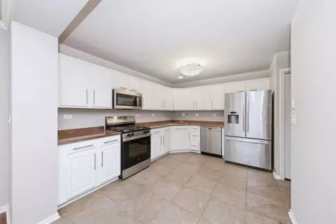 Kitchen - 2376 Foxmoor Ln, Aurora, IL 60502 photo 1 of 2