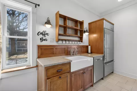 Kitchen - 102 Keystone Ave, River Forest, IL 60305 photo 6 of 8